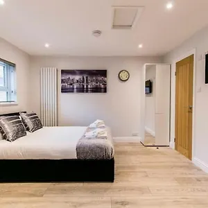 Cb1 Just Off Mill Rd, Close To Train Station - Walk To Station And Centre Cambridge (Cambridgeshire)